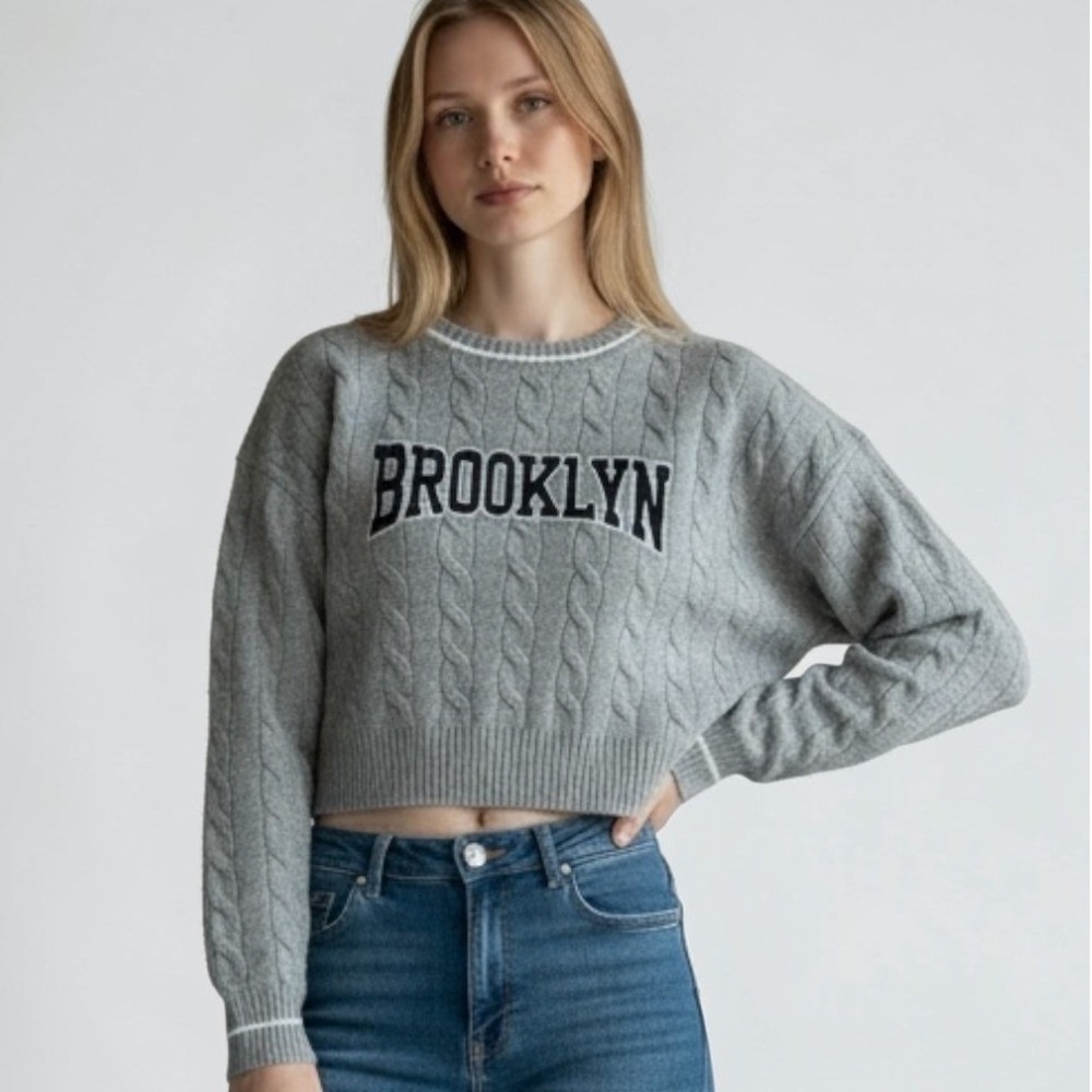 Urban Heritage Brooklyn Sweater Women M Grey Cropped Cable Knit Varsity